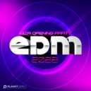 M!KE V - Moving